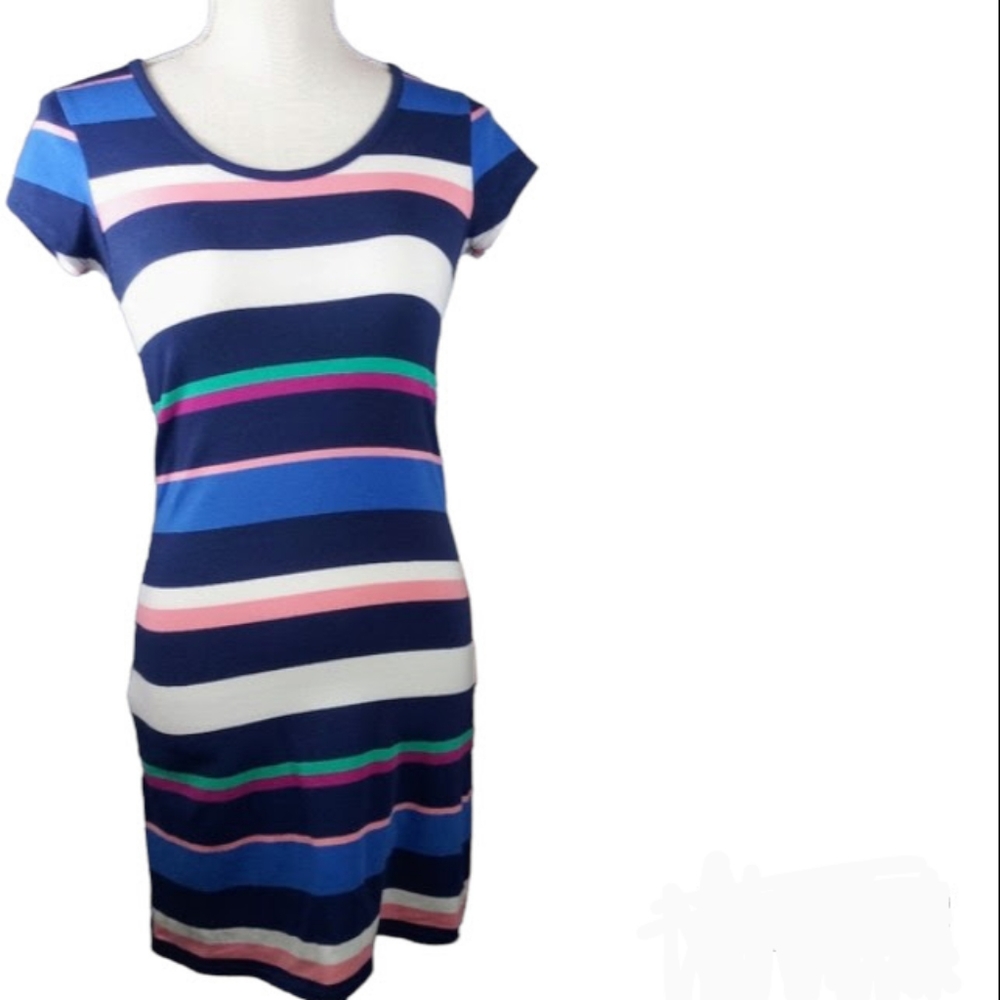 🔥4/$20 Im In Love With Derek Striped Dress Keyhole
